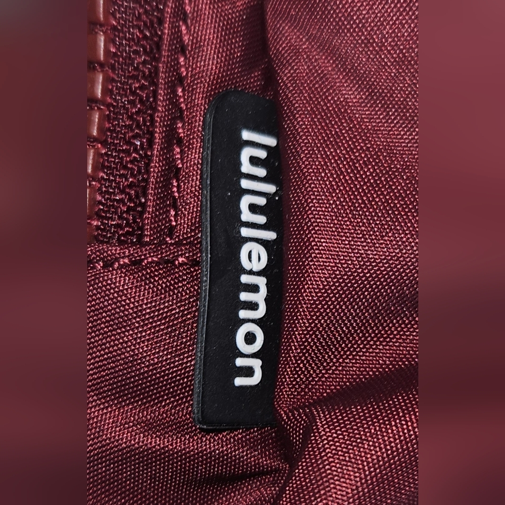 Lululemon Everywhere Belt Bag Burgandy - Picture 3 of 6